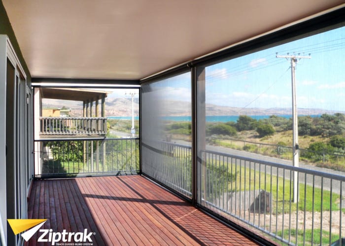 café and outdoor blinds image-5